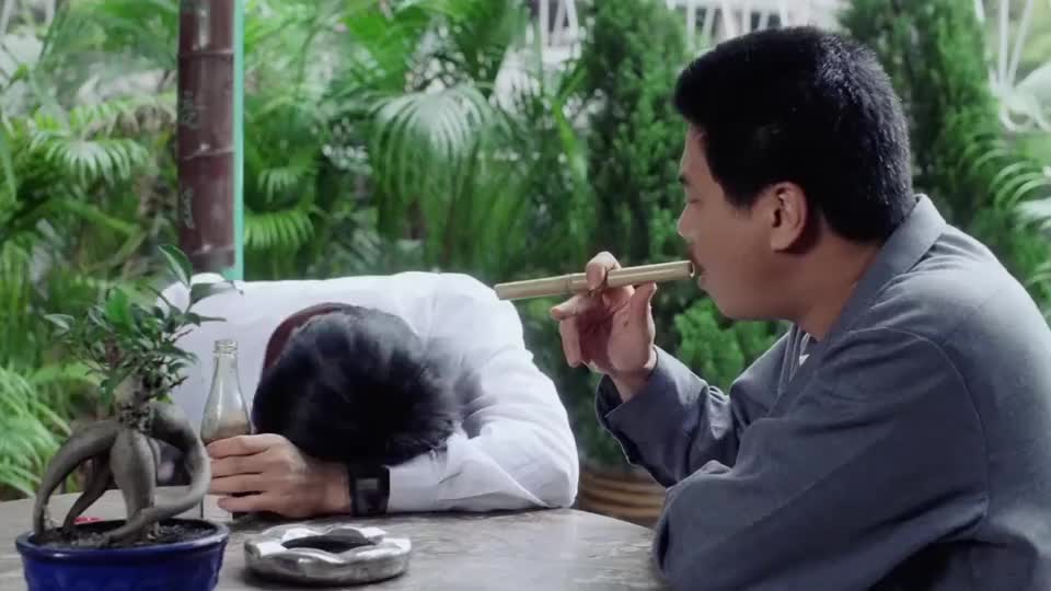 达叔这段抽烟真厉害,星爷都模仿不来,抽烟的最高境界