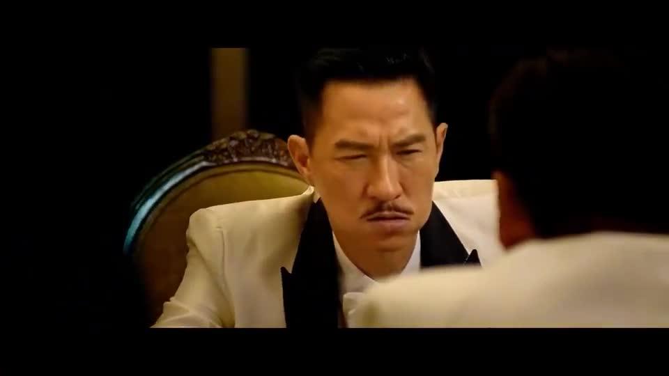 动作片:张家辉跟赌神去了趟拉斯维加斯,还学会了催眠术,有意思