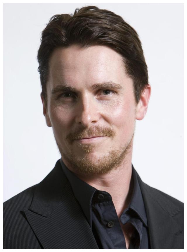 配角,还有众多的奖项提名,是在业务和票房领域都取得过耀眼成绩的演员