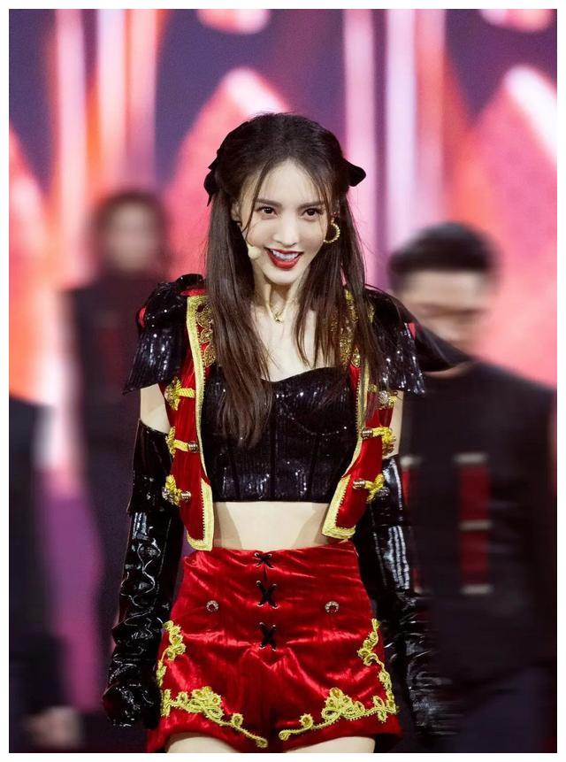 金晨获成团出道资格乘风破浪的姐姐总决赛一字马折服观众