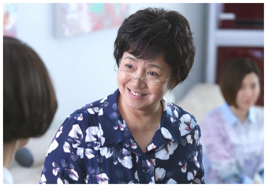 她是母亲专业户却被骂恶毒,出道多年众人才知亲弟身份了不得|李野萍