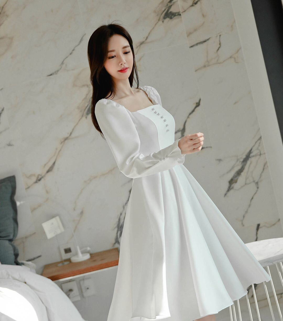 美女孙允珠春夏季白色连衣裙修身装