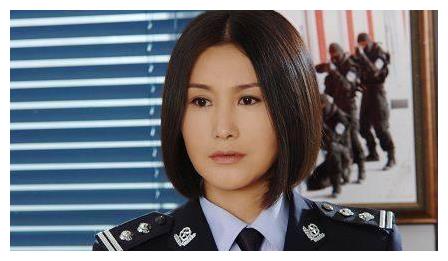 她曾被称为"最美警花",却嫁大23岁老公,守寡至今!