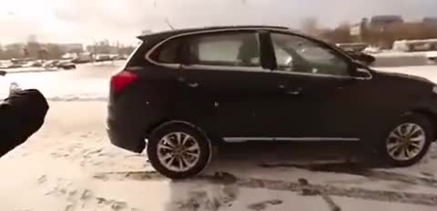 视频：俄罗斯测评瑞虎5，对这款车很欣赏1