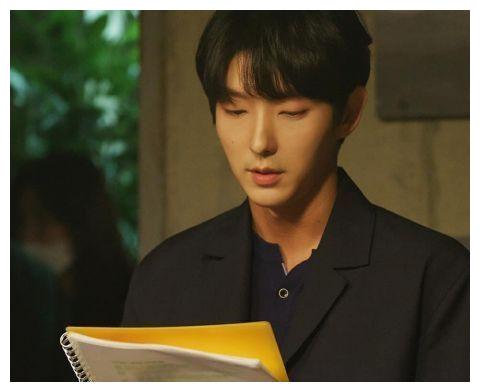 李准基分享恶之花青感动得哭了