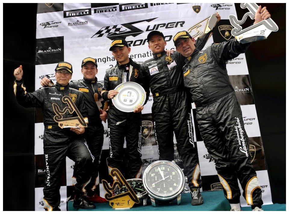 蒋鑫这个人这么有钱,相信很多人都好奇他的父亲是谁,他的父亲其实就是