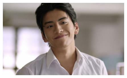 明明长得不怎么样,相貌却被吹捧上天的男星,他被称为大众男神