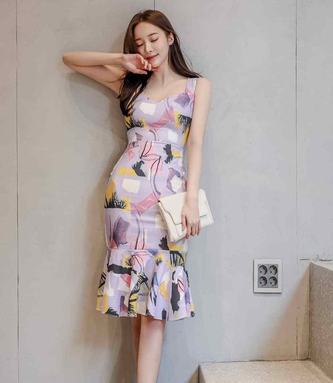 美熟女气质休闲长裙 美貌与身材完美结合 美熟女气质休闲长裙 美貌与身材完美结合