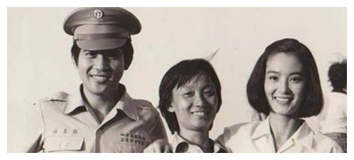 导演刘立立为讨好恋人发妻选择绝育纠缠45年后在病房转正上位