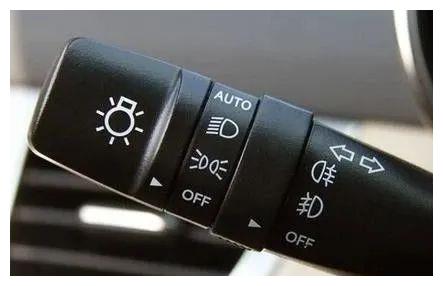 科目三考试难不难？学三天就去考试的学员一定要注意这五个扣分点休闲区蓝鸢梦想 - Www.slyday.coM