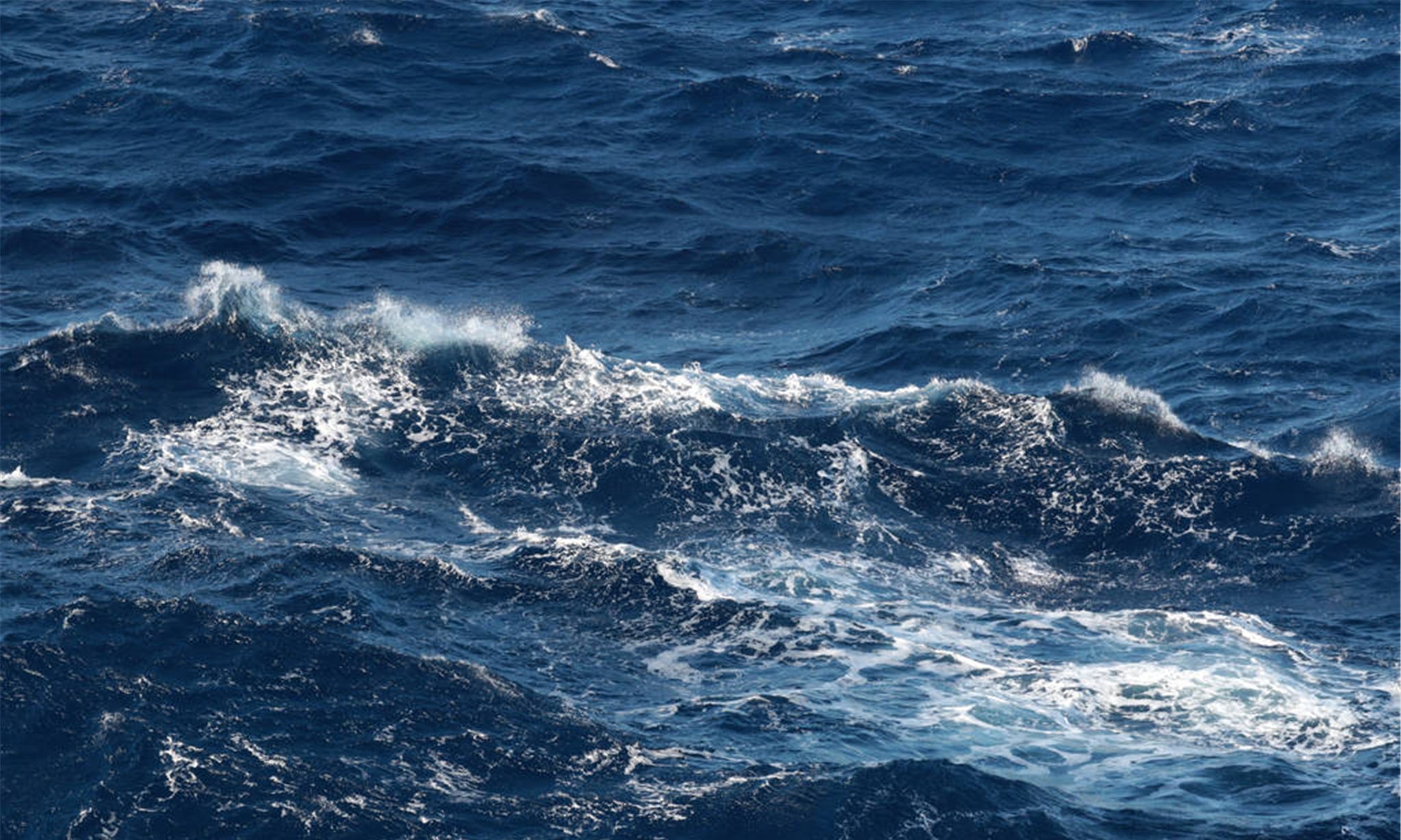 大海壮阔惊涛骇浪