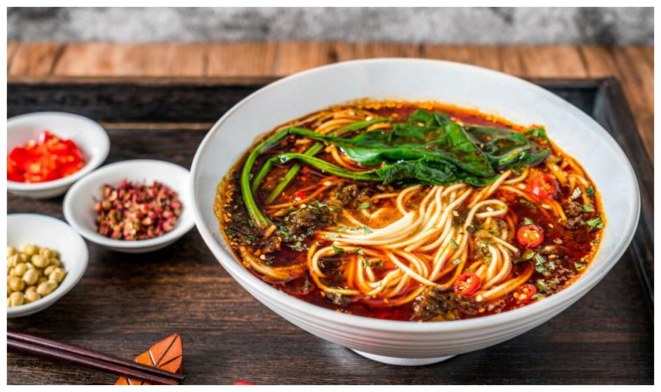 面馆老板免费分享，重庆小面制作流程，从小料到臊子一一为你讲解休闲区蓝鸢梦想 - Www.slyday.coM