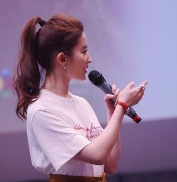 骨相美女与皮相美女的差别就是她|骨相|刘亦菲|后脑勺_新浪新闻