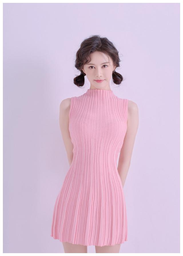 王晶旗下的00后中戏校花云千千,号称关之琳和邱淑贞的结合体|00后|邱