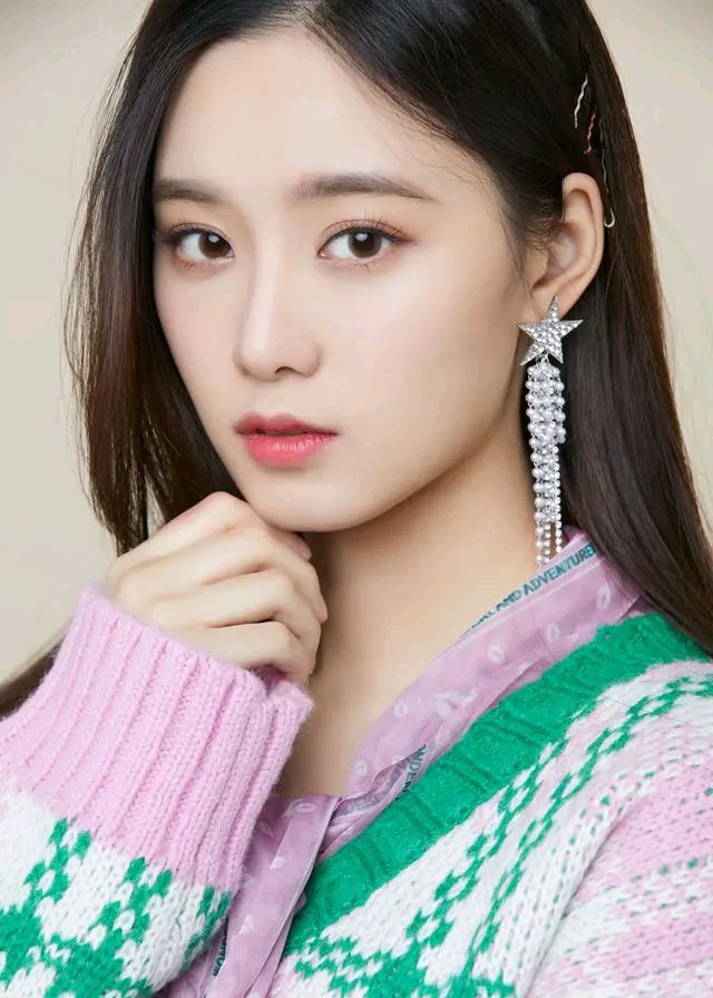 徐艺洋精美壁纸:清纯养眼,洋溢着青春的气息!