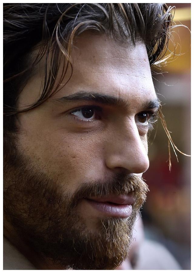 土耳其学霸男演员,32岁,身高183,天蝎座型男.