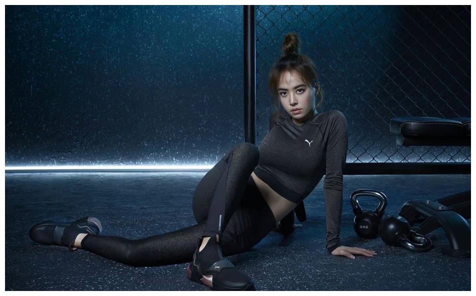 据悉,9月29日,蔡依林在某社交平台分享了一组健身美照,照片中的她