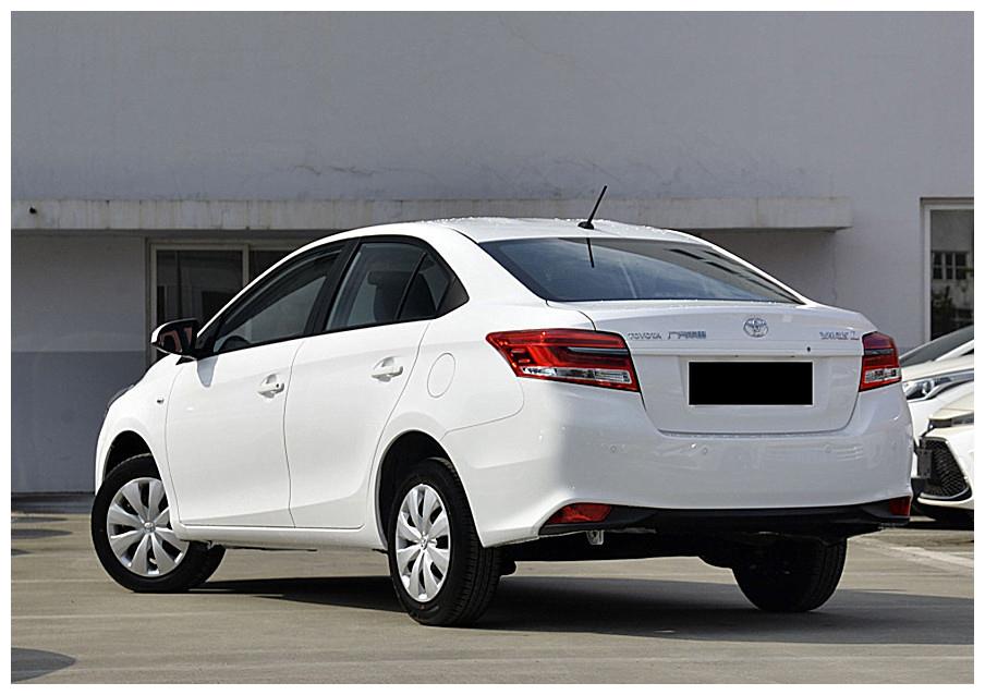 丰田新三厢车来了,空间不输凯美瑞,油耗6个多,还买本田飞度?