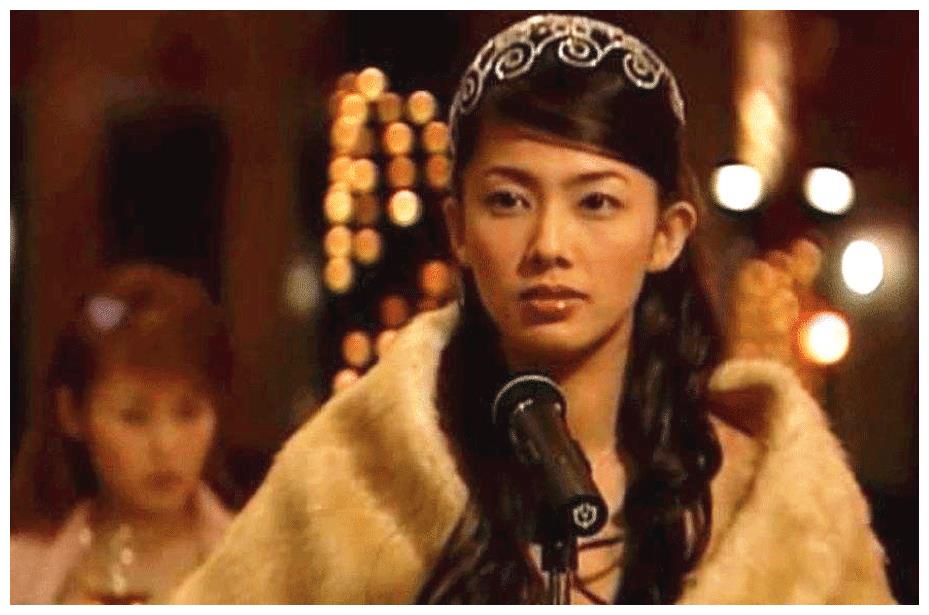 最美藤堂静 钱韦杉一家出游 47岁冻龄有术 俩儿子高大帅气 财经头条 最美藤堂静 钱韦杉一家出游 47岁冻龄有术 俩儿子高大帅气 财经头条