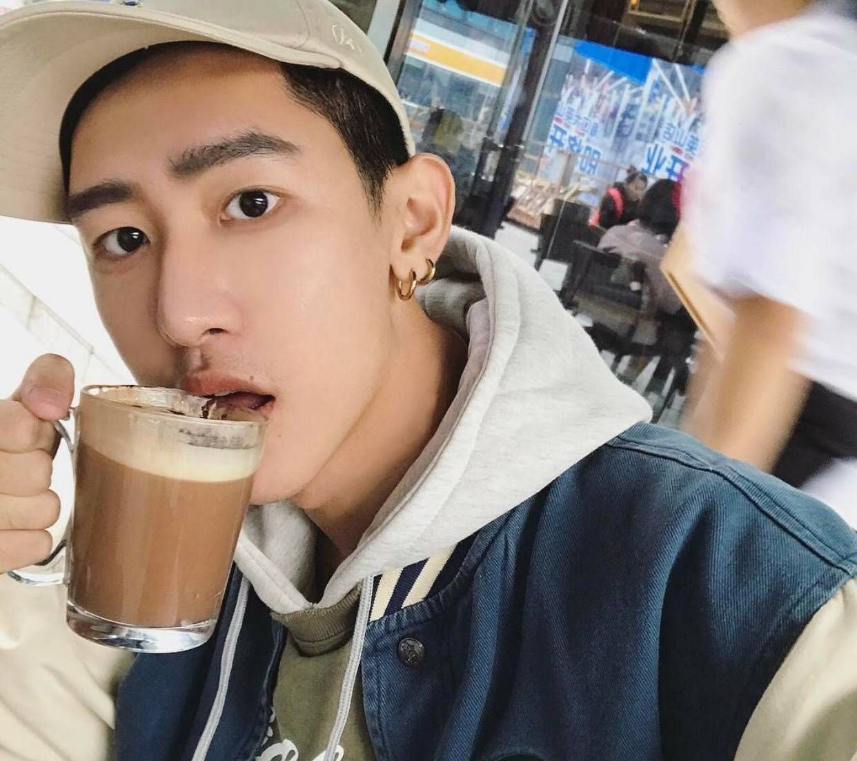 组图:帅帅的气质,酷酷的小哥哥,文艺男生的日常生活这么简单!