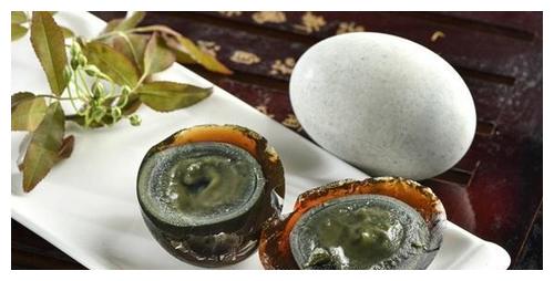 松花蛋的营养价值及功效 吃松花蛋有什么好处 松花蛋 功效 皮蛋 新浪新闻 松花蛋的营养价值及功效 吃松花蛋有什么好处 松花蛋 功效 皮蛋 新浪新闻