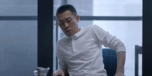 42岁张译为何演过7次瘸子?《重生》中他又跛脚还能让观众买账吗|重生|张译|瘸子_新浪新闻