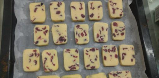 喜欢吃蔓越莓饼干别再出去买了,教你自己在家做,做法简单又好吃休闲区蓝鸢梦想 - Www.slyday.coM 喜欢吃蔓越莓饼干别再出去买了,教你自己在家做,做法简单又好吃休闲区蓝鸢梦想 - Www.slyday.coM