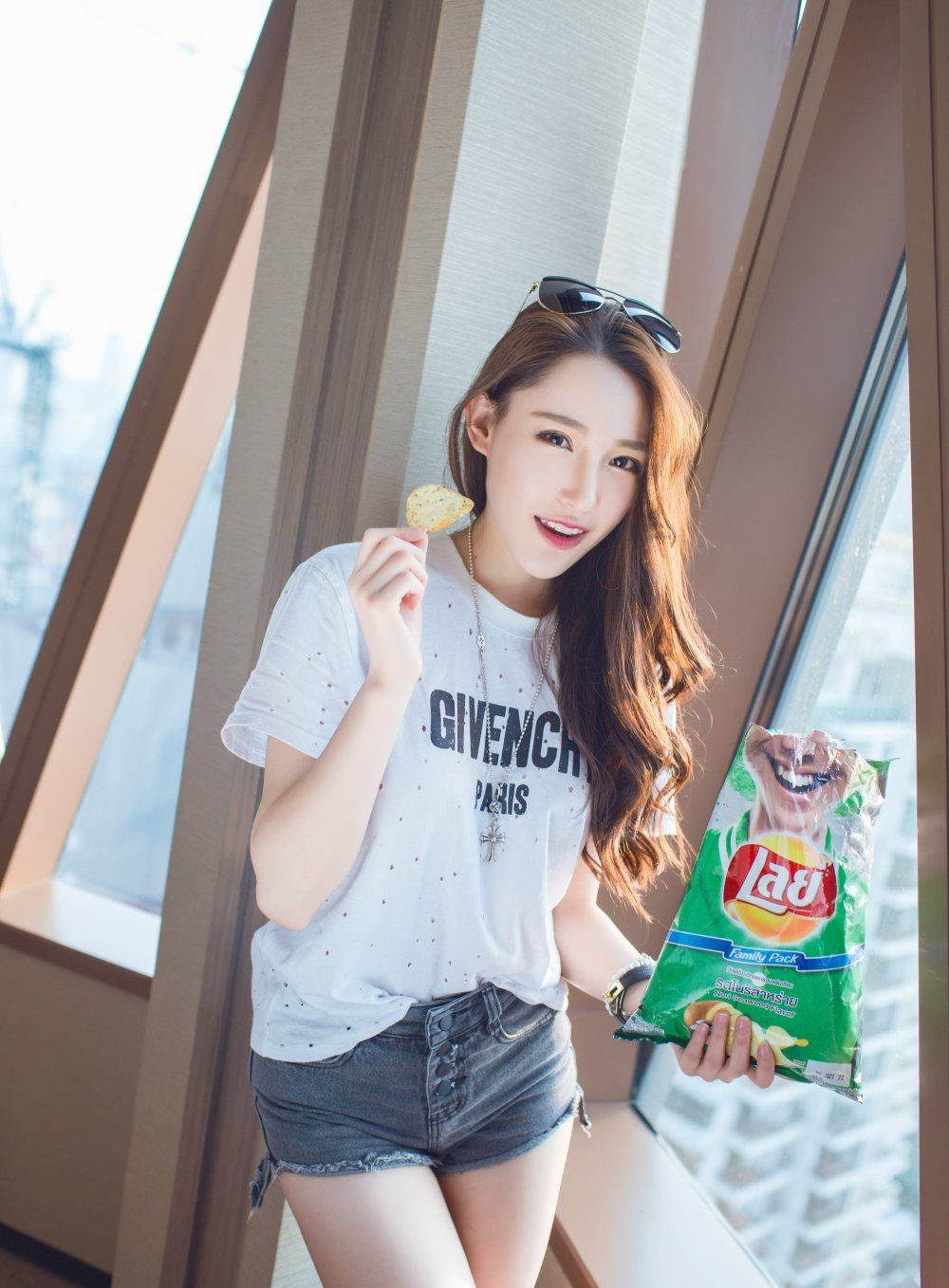 刘奕宁Lynn时尚娇俏小美女自拍照