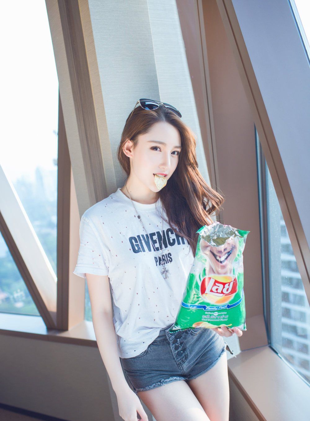 刘奕宁Lynn时尚娇俏小美女自拍照