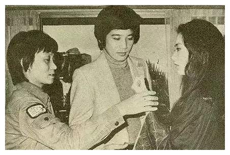 与原配情同姐妹,为她终身不育,45年一夫两妻|王玫|刘立立|原配_新浪