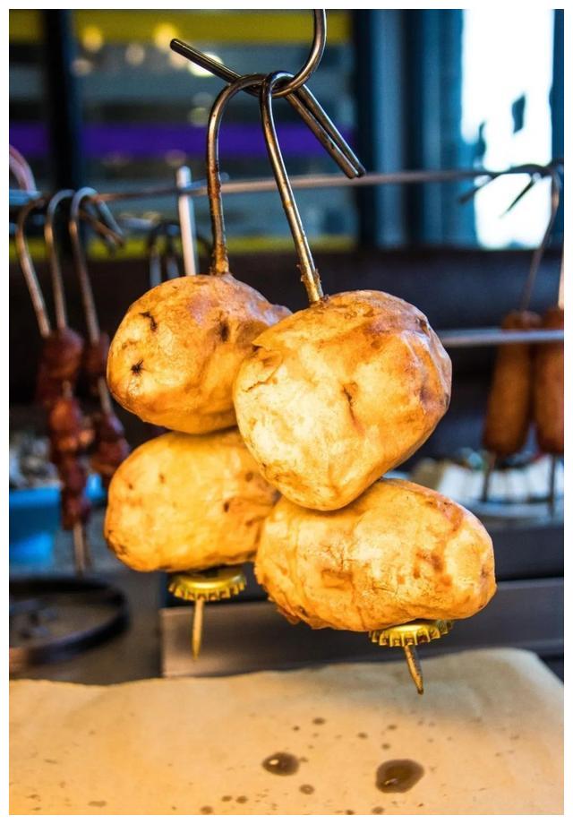 日售5000串的烧烤豪横来袭!焦而不硬嫩而不生口感刚刚好!