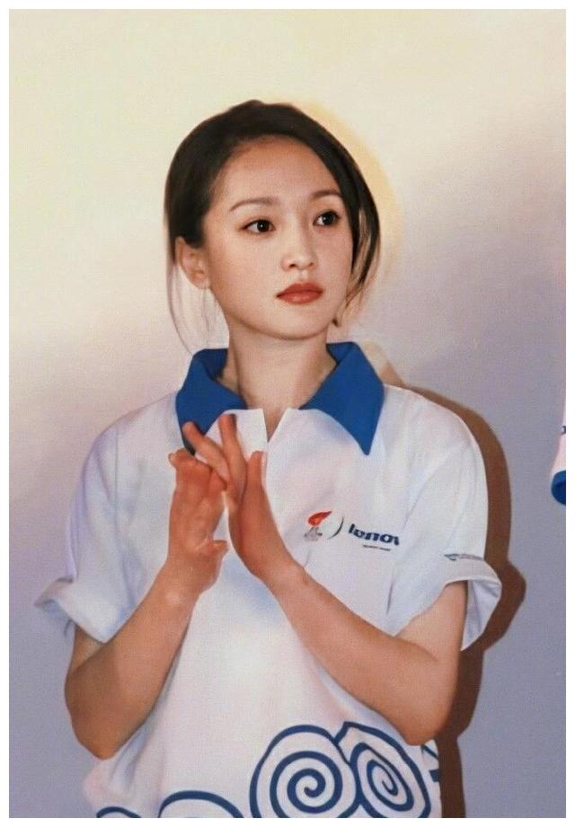 被周迅十年前旧照惊艳了穿校服像女高中生这就是真正的初恋脸