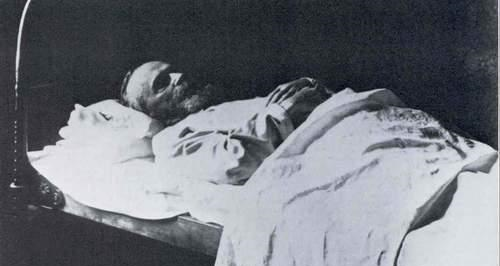 他9岁被哈佛大学录取，精通多国语言，最后却精神失常凄惨离世休闲区蓝鸢梦想 - Www.slyday.coM