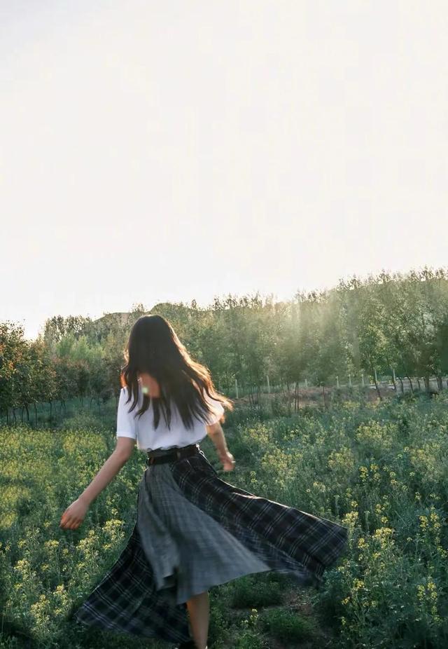 沈梦辰的唯美照,明媚的像清晨的第一缕阳光!