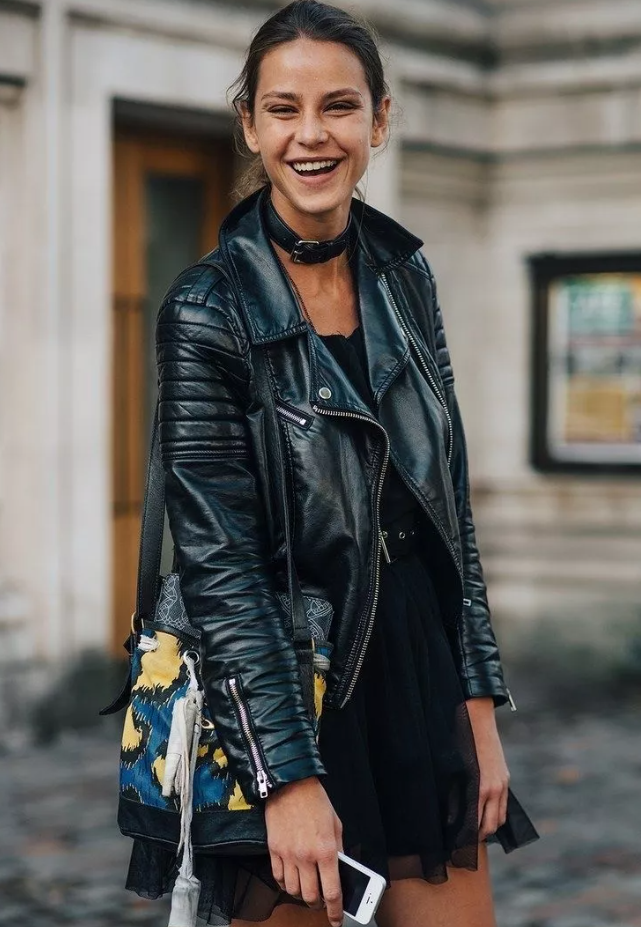 早秋过渡:机车皮衣穿搭,甜酷女孩就是你!