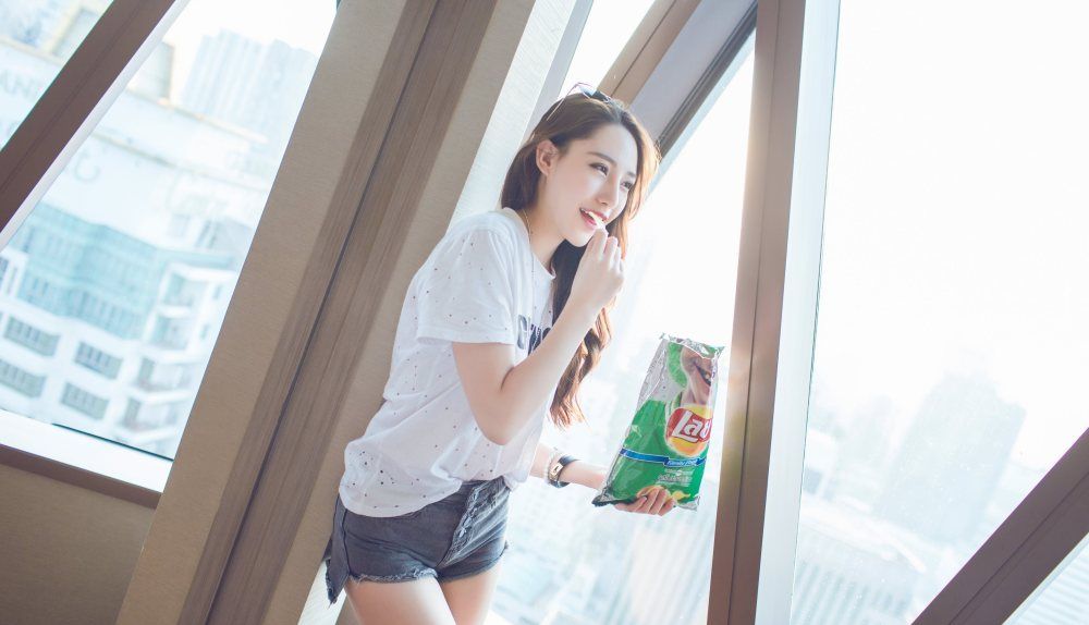 刘奕宁Lynn时尚娇俏小美女自拍照