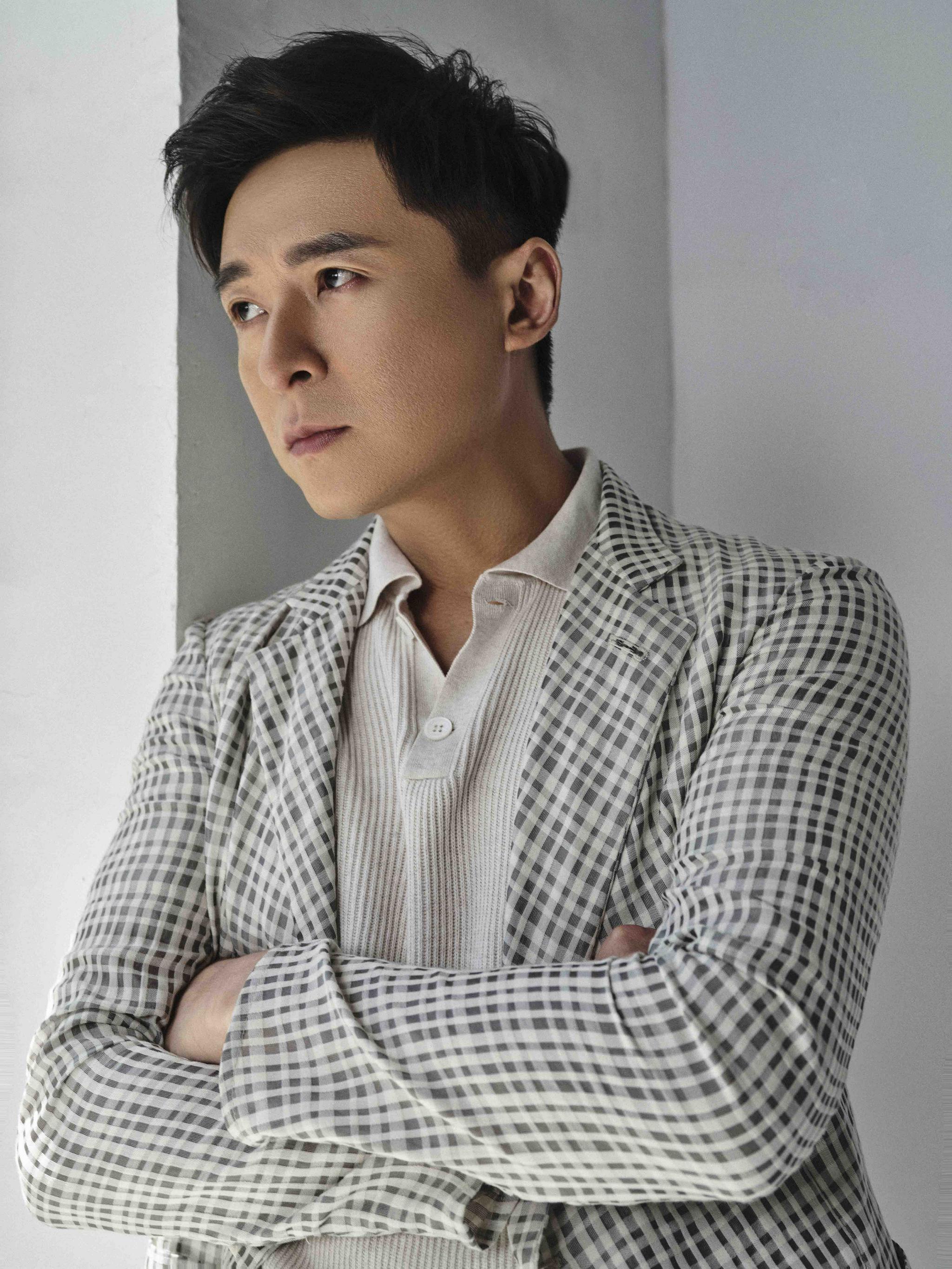 朱雨辰光影大片释出复古搭配尽显熟男魅力