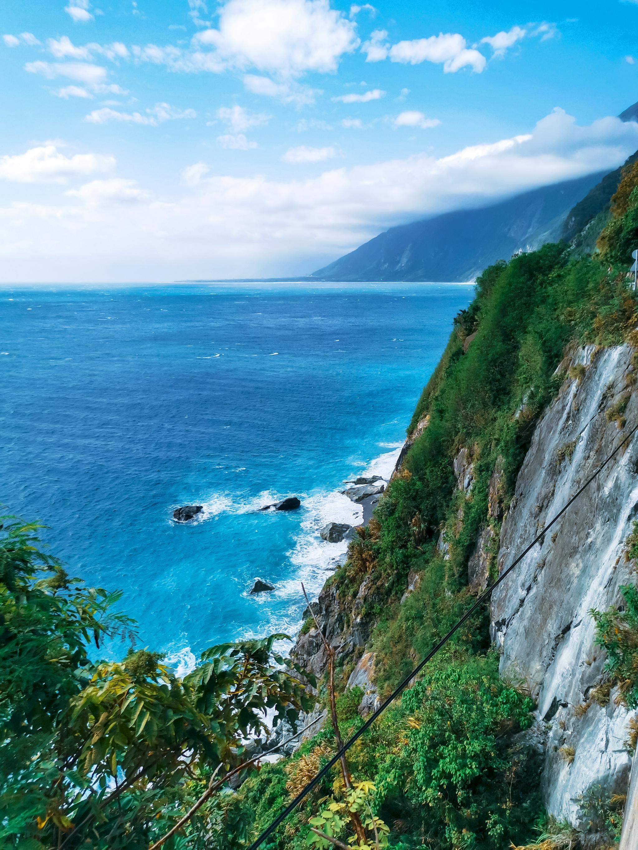 思窝森图腾:清水断崖位于苏花公路上,世界第二大断崖,台湾十景|清水