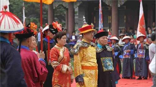 满族人的姓氏从何而来?清朝灭亡后,满人分别都改成了哪些汉姓?__财经头条