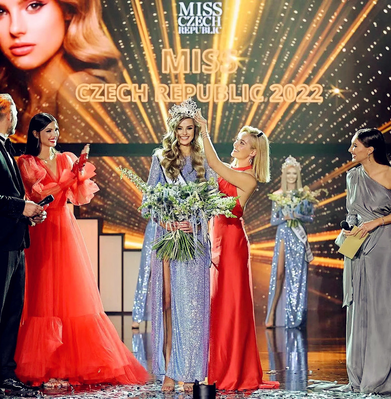 捷克世界小姐太迷人,治愈性笑容智慧型气质,一袭长裙美如精灵休闲区蓝鸢梦想 - Www.slyday.coM 捷克世界小姐太迷人,治愈性笑容智慧型气质,一袭长裙美如精灵休闲区蓝鸢梦想 - Www.slyday.coM