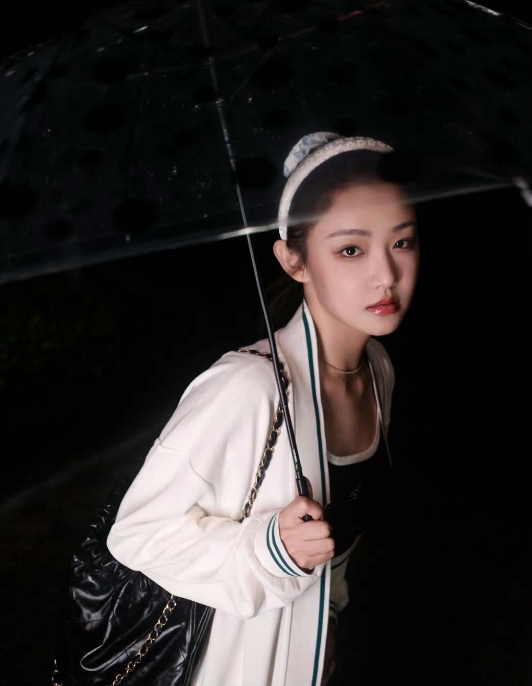 吴佳怡最新随拍休闲运动装时尚舒适自带清冷氛围感