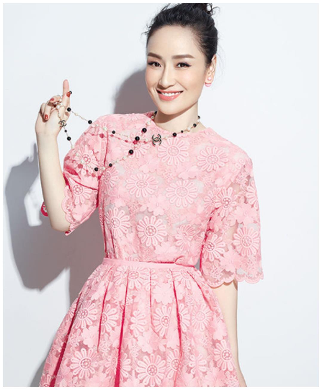 秀外慧中的女演员孙宁网友愿她像鲜花一样盛开