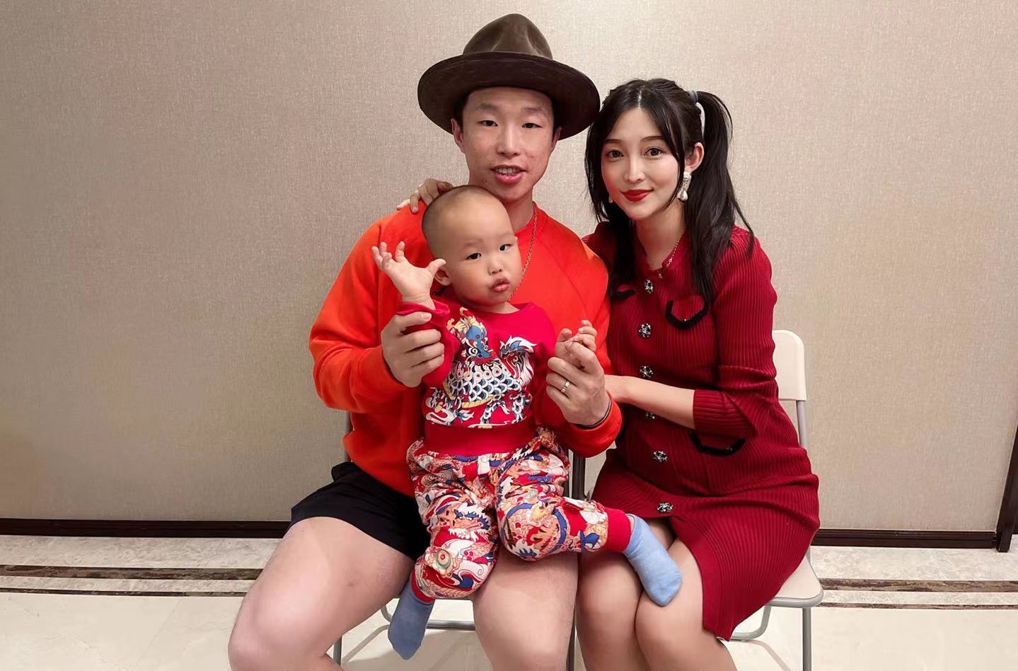 德云社演员烧饼二胎得子昨天老婆还在产检小名叫饼干