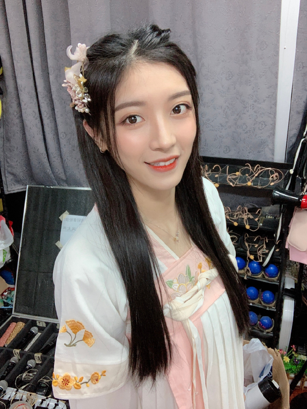 可爱美少女gnz48-洪静雯迷人美照欣赏