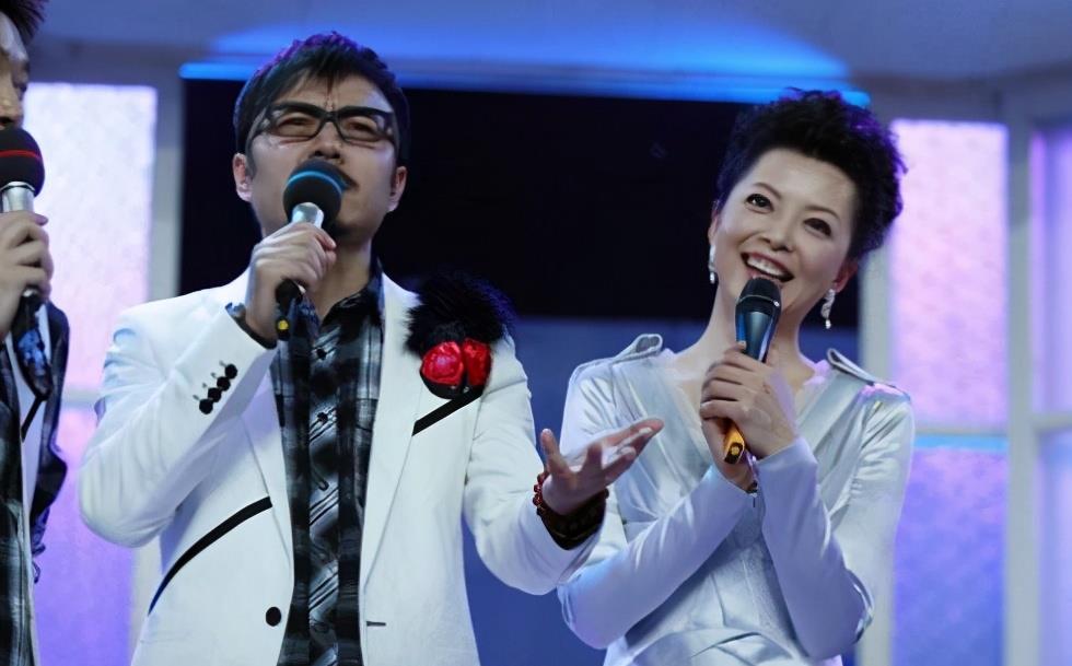 前湖南一姐仇晓近况:当红时甩汪涵嫁豪门,今复出收视惨淡被遗忘