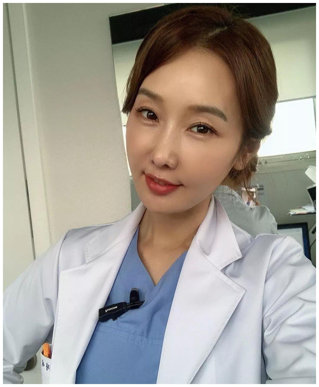 51岁「冻龄美妈」走红全球|李秀珍|牙医|韩国_新浪新闻