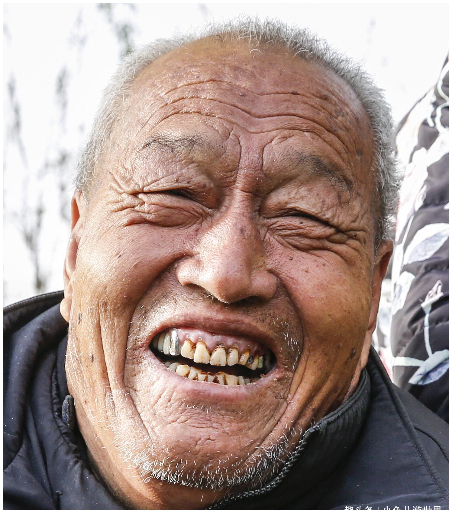 72岁农村大爷城里卖稀罕菜,感叹自己差点有千万,感叹变化快!