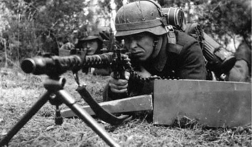 二战后,波兰放弃向德国索赔,为何后来出尔反尔,又索赔9000亿?休闲区蓝鸢梦想 - Www.slyday.coM 二战后,波兰放弃向德国索赔,为何后来出尔反尔,又索赔9000亿?休闲区蓝鸢梦想 - Www.slyday.coM