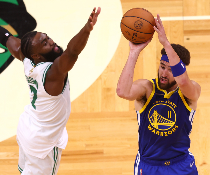 库里34+7，勇士总冠军！格林12+8功不可没，布朗34+7塔图姆成罪人休闲区蓝鸢梦想 - Www.slyday.coM