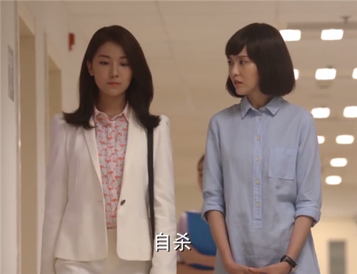 何以琛父母死后,何以琛被何以玫家里收养,看样子何家应该没有别的亲戚